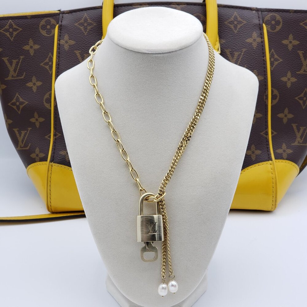 Stainless Steel Gold-Plated Necklace with Authentic Louis Vuitton Padlock - Picture 15 of 15
